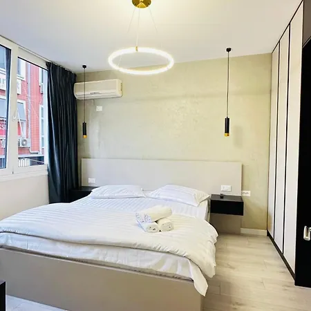 Apartment Luxurious - Self Check-in Tirana
