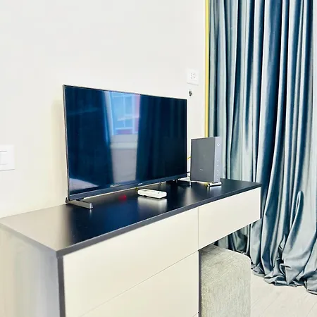 Luxurious - Self Check-in Apartament Tirana