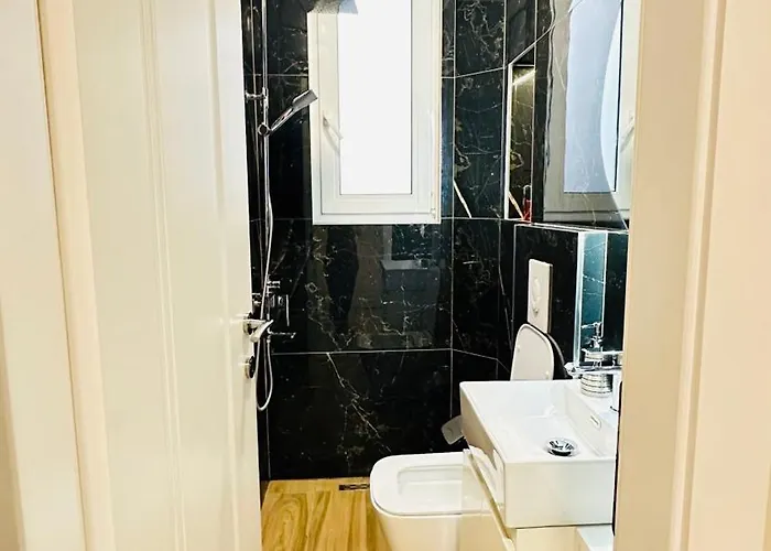 Luxurious - Self Check-in 地拉那