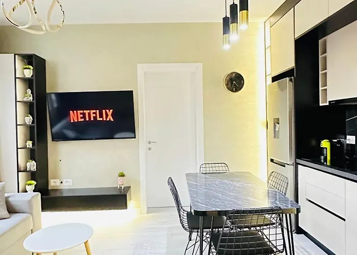 Luxurious - Self Check-in * 地拉那