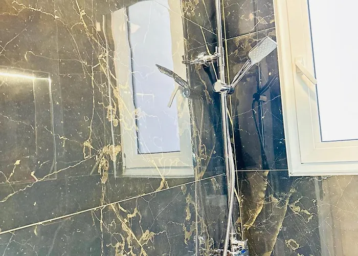 Lägenhet Luxurious - Self Check-in Tirana